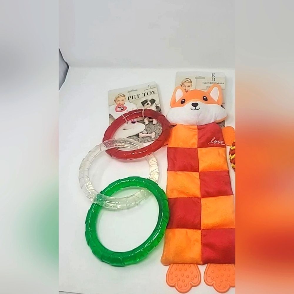 NEW Dog Toys Ellen Degeneres ED NWT Lot Of Three Fox And Rubber Rings gift
